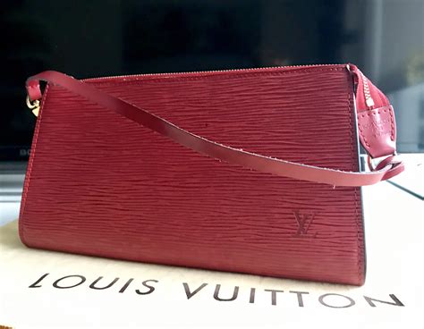 Louis Vuitton pochette leather